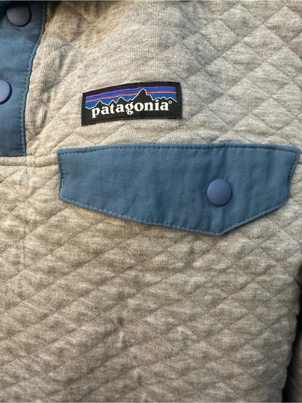 Patagonia Quilted Snap Pullover in Cream with Blue Trim - Picture 2 of 8